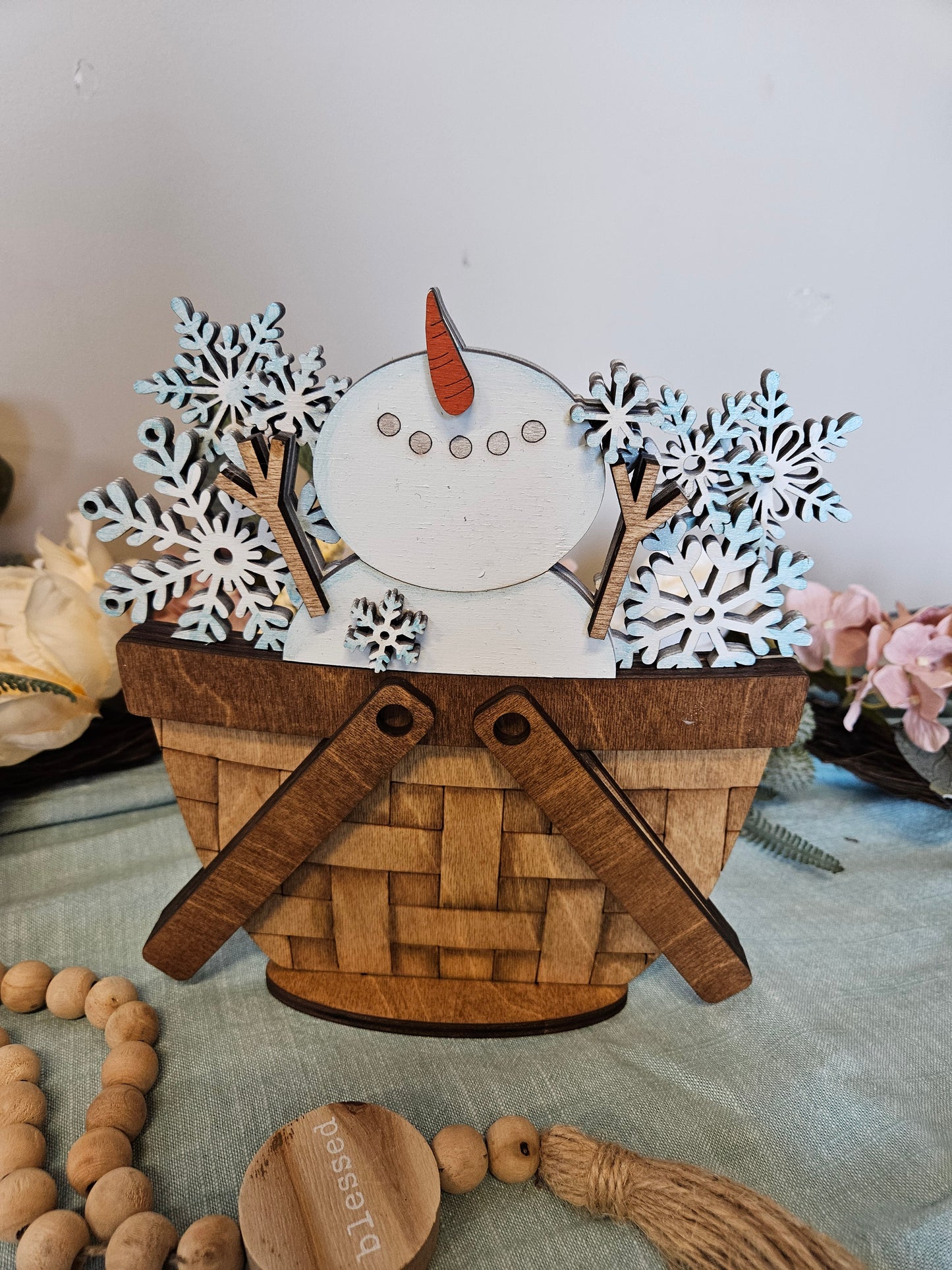 Snowman with snowflakes basket insert