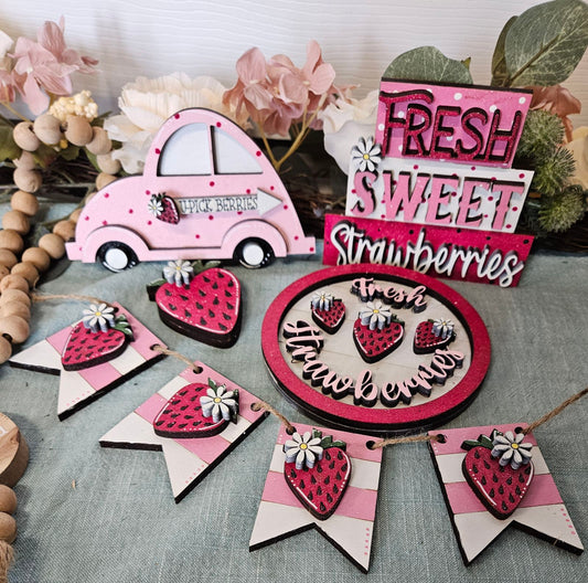 TIER TRAY LOVE BUG STRAWBERRIES (can also be used for crates and wagon)